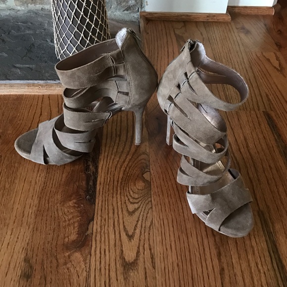 BCBGeneration Jazzie Ankle Strap Sandals Suede 9.5 - Picture 4 of 4